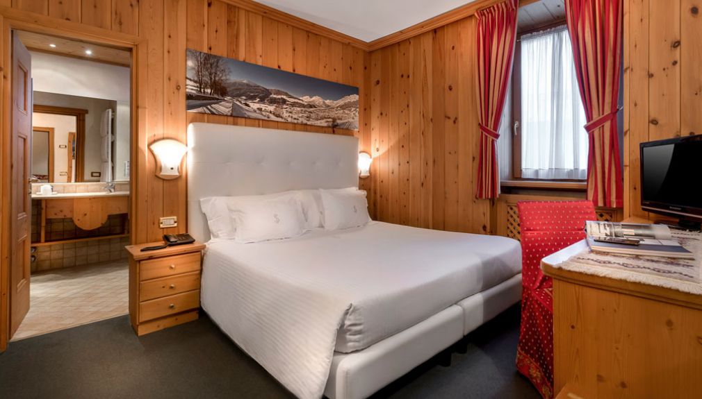 Hotel San Lorenzo - DZ Classic italien, bormio, Santa Caterina - Valdidentro, livigno, snowboard reisen, skiurlaub, berlin bus, busreisen, gruppenreisen, skireisen, sporthotel, kinder ski, sportclub, skihütte, preiswert, san lorenzo, familienreisen