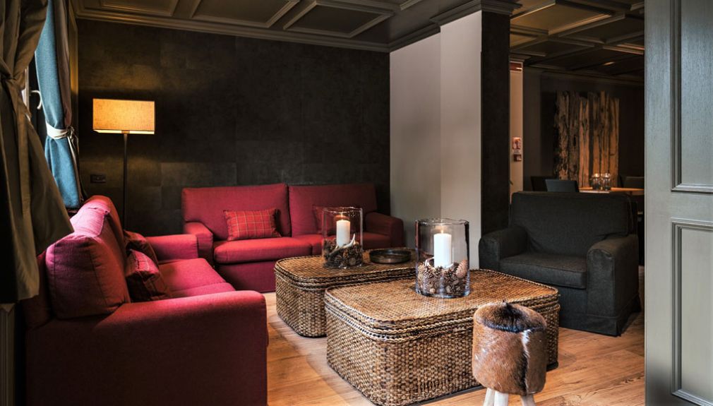 Hotel ALÙ - Rezeption italien, bormio, Santa Caterina - Valdidentro, livigno, snowboard reisen, skiurlaub, berlin bus, busreisen, gruppenreisen, skireisen, sporthotel, kinder ski, sportclub, skihütte, preiswert, alu, familienreisen