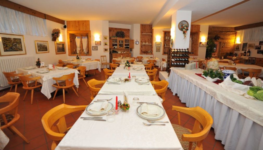 Hotel Derby - Restaurant italien, bormio, Santa Caterina - Valdidentro, livigno, snowboard reisen, skiurlaub, berlin bus, busreisen, gruppenreisen, skireisen, sporthotel, kinder ski, sportclub, skihütte, preiswert, familienreisen derby