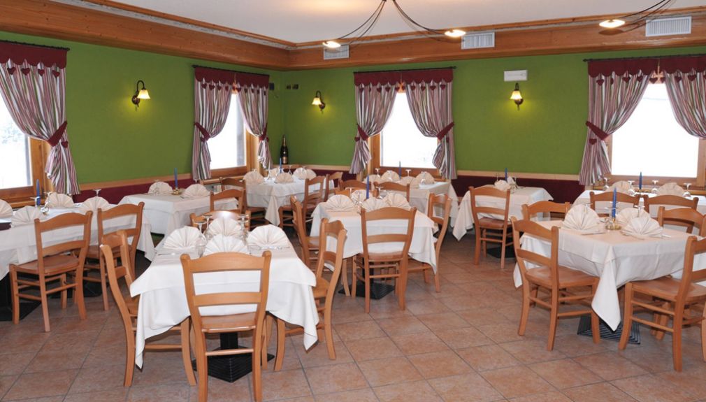 Hotel Eira - Restaurant italien, bormio, Santa Caterina - Valdidentro, livigno, snowboard reisen, skiurlaub, berlin bus, busreisen, gruppenreisen, skireisen, sporthotel, kinder ski, sportclub, skihütte, preiswert, familienreisen eira
