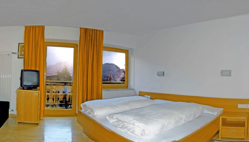 Hotel Alpenhof - Doppelzimmer italien, sulden, snowboard reisen, skiurlaub, berlin bus, busreisen, gruppenreisen, skireisen, sporthotel, kinder ski, sportclub, skihütte, preiswert, alpenhof, familienreisen