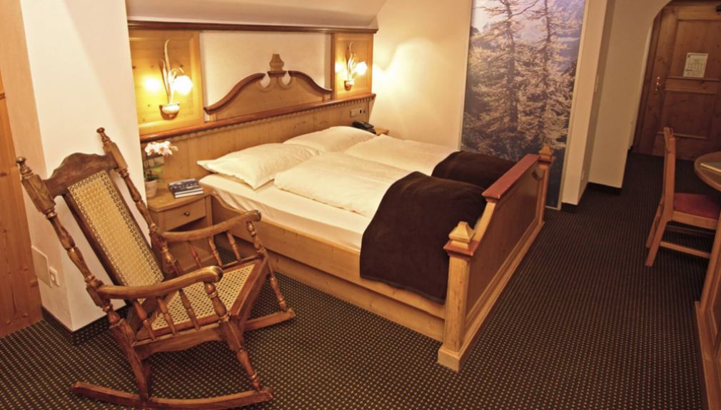 Parc Hotel - Doppelzimmer italien, sulden, snowboard reisen, skiurlaub, berlin bus, busreisen, gruppenreisen, skireisen, ski, skihütte, preiswert, parc, gourmet, familienreisen