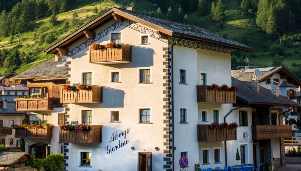 italien, bormio, Santa Caterina - Valdidentro, livigno, snowboard reisen, skiurlaub, berlin bus, busreisen, gruppenreisen, skireisen, sporthotel, kinder ski, sportclub, skihütte, preiswert, familienreisen