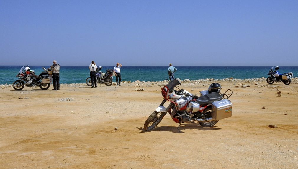 mittlerer osten, oman, motorrad, motorradreisen, touren, gruppenreise, rundfahrten,  preiswert, günstig, wüste, Dubai, Sohar, Hajar Gebirge, Al Musanaah, Muscat, Sur, Wadi Shab, Wadi Bani Khaled, Nizwa, Jabel Shams, Al Hamra, Misfakh, Ibri