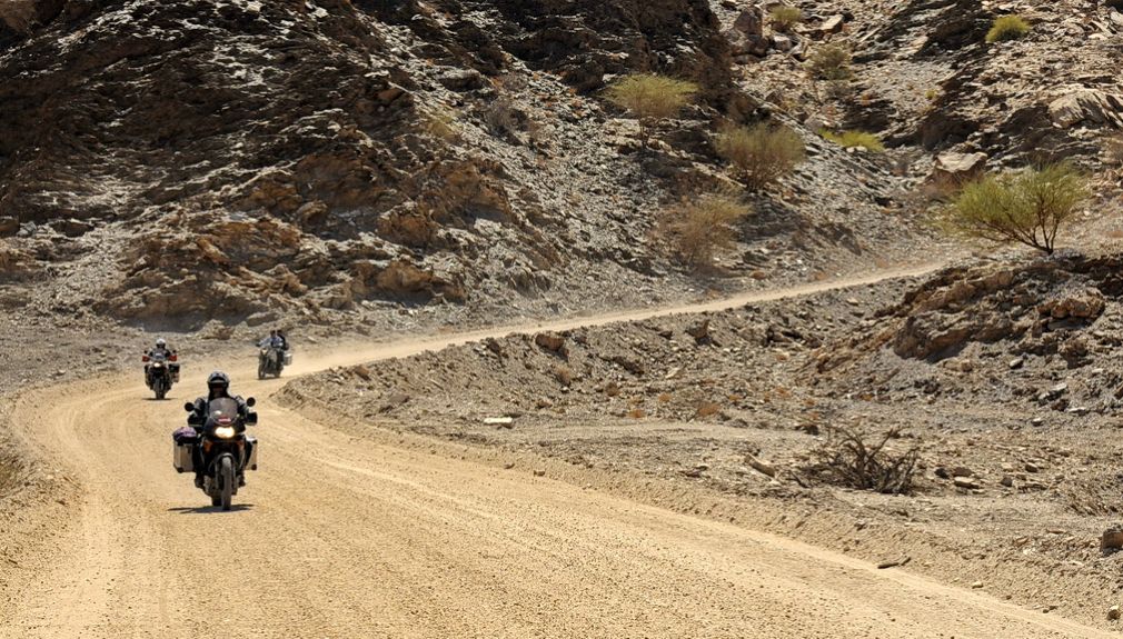 mittlerer osten, oman, motorrad, motorradreisen, touren, gruppenreise, rundfahrten,  preiswert, günstig, wüste, Dubai, Sohar, Hajar Gebirge, Al Musanaah, Muscat, Sur, Wadi Shab, Wadi Bani Khaled, Nizwa, Jabel Shams, Al Hamra, Misfakh, Ibri