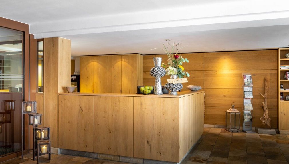 Sportclub Silvretta Montafon - Rezeption skireisen, österreich, busreisen, günstig, montafon, gaschurn, snowboardreisen, familie, berlin,