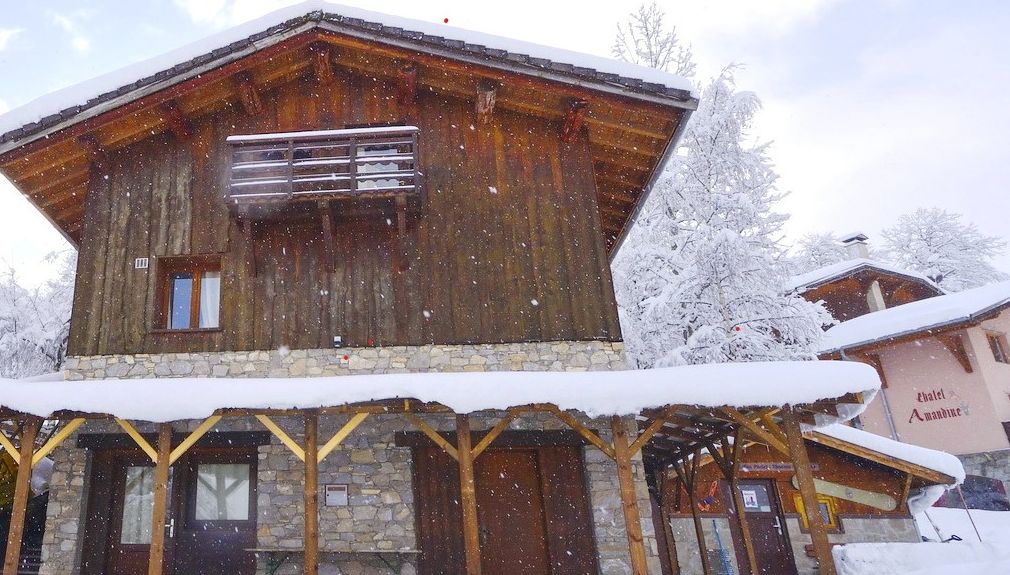 Chalet Orchis frankreich, 3 valle, trois, vallé, bettaix, snowboard reisen, skiurlaub, berlin bus, busreisen, gruppenreisen, skireisen, sporthotel, kinder ski, sportclub, skihütte, preiswert, marteret, familienreisen
