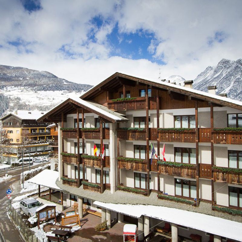 Hotel Derby italien, bormio, Santa Caterina - Valdidentro, livigno, snowboard reisen, skiurlaub, berlin bus, busreisen, gruppenreisen, skireisen, sporthotel, kinder ski, sportclub, skihütte, preiswert, familienreisen derby