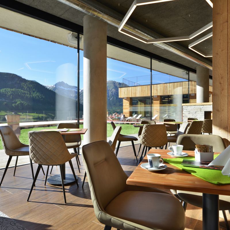 italien, livigno, snowboard reisen, skiurlaub, berlin bus, busreisen, gruppenreisen, skireisen, sporthotel, kinder ski, sportclub, skihütte, preiswert, alpen village, familienreisen