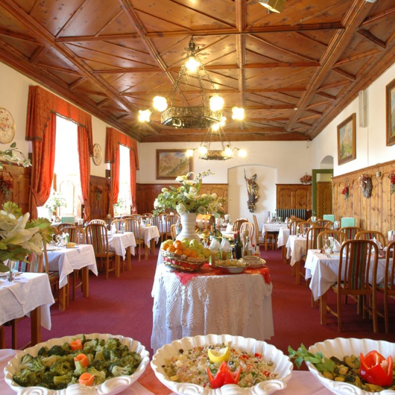 italien, dolomiten, passo pordoi, snowboard reisen, skiurlaub, berlin bus, busreisen, gruppenreisen, skireisen, sporthotel, ski, sportclub, skihütte, preiswert, savoia, familienreisen