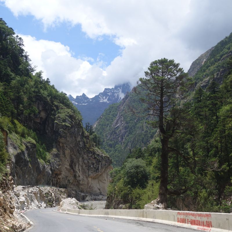 tibet, china, motorradreisen, touren, gruppenreise, preiswert, günstig, Chengdu, Lhasa, Tsedang, Gyantse, shelkar, Tingri, kailash, guge, Everest, saga, zanda, darchen, nepal, gyrong, kathmandu, Zuthulphuk, Dirapuk,  